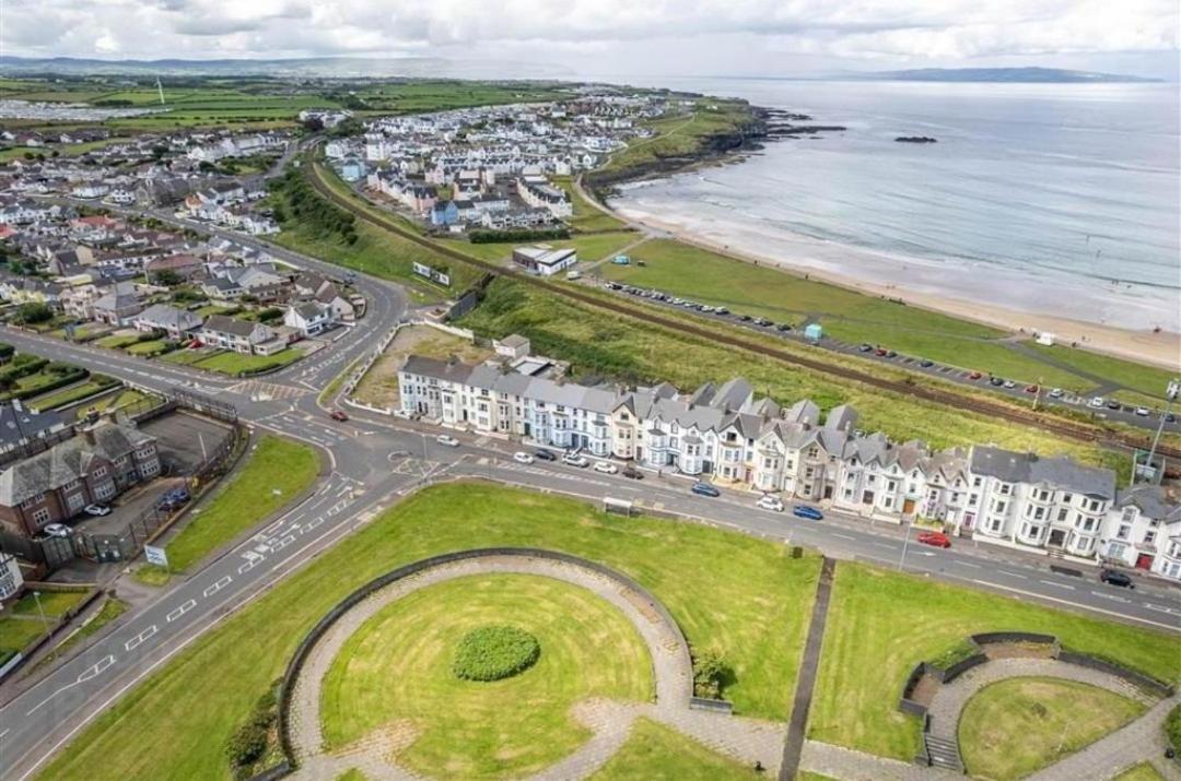 Апартаменти 5 Dunluce Park - Portrush By The Sea Екстер'єр фото