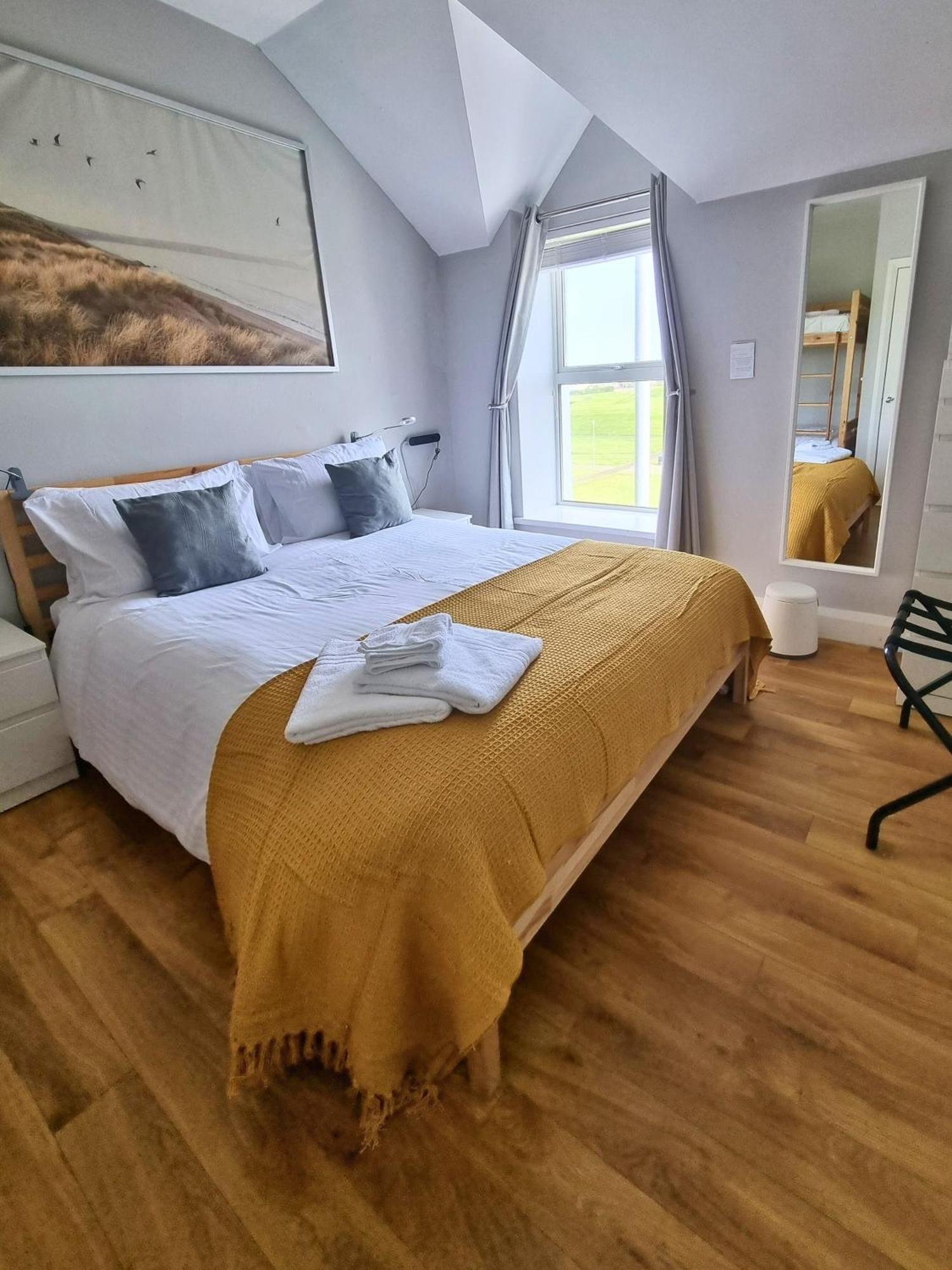 Апартаменти 5 Dunluce Park - Portrush By The Sea Екстер'єр фото