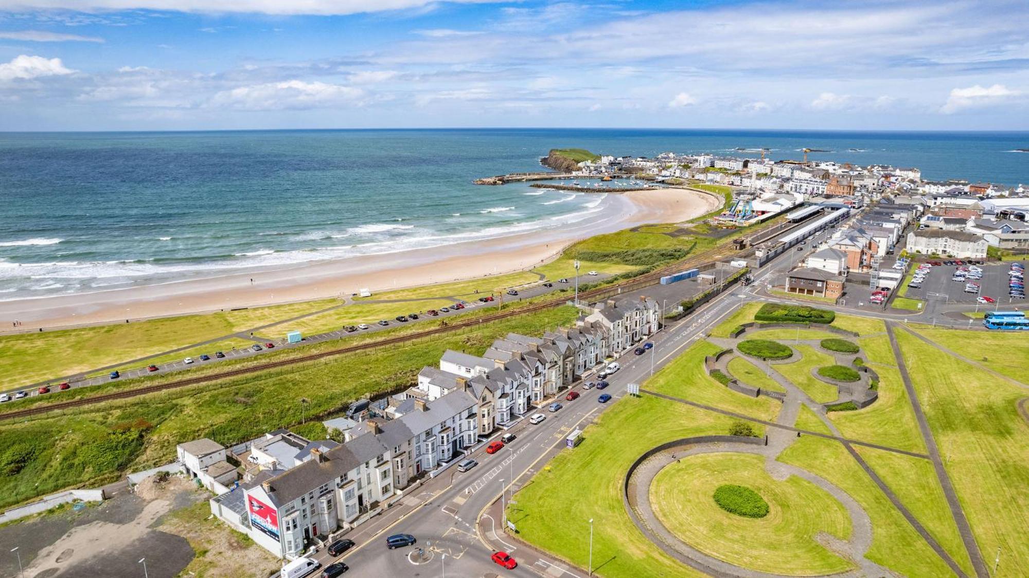 Апартаменти 5 Dunluce Park - Portrush By The Sea Екстер'єр фото